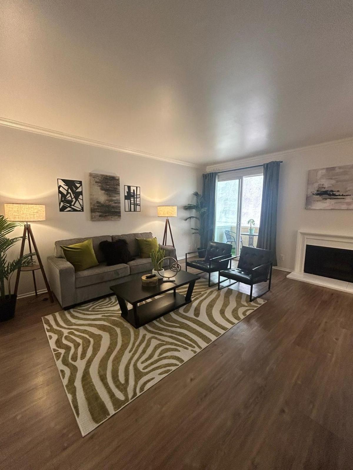 Beverly Hills Vibe 1 Bedroom W Parking 324 *